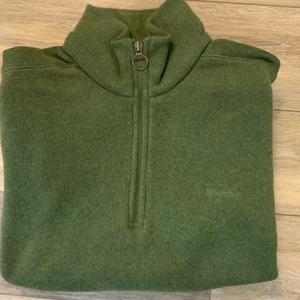 Barbour 1/4 zip fleece pullover. Size M